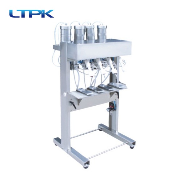 Perfume filing machine /four